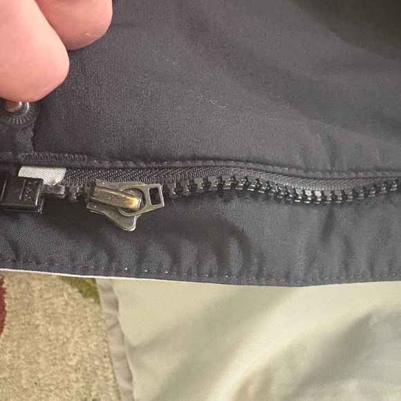 Columbia Men's Black and Gray Performance Jacket - Picture 3 of 4